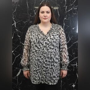 Worthington Black and White Houndstooth Blouse